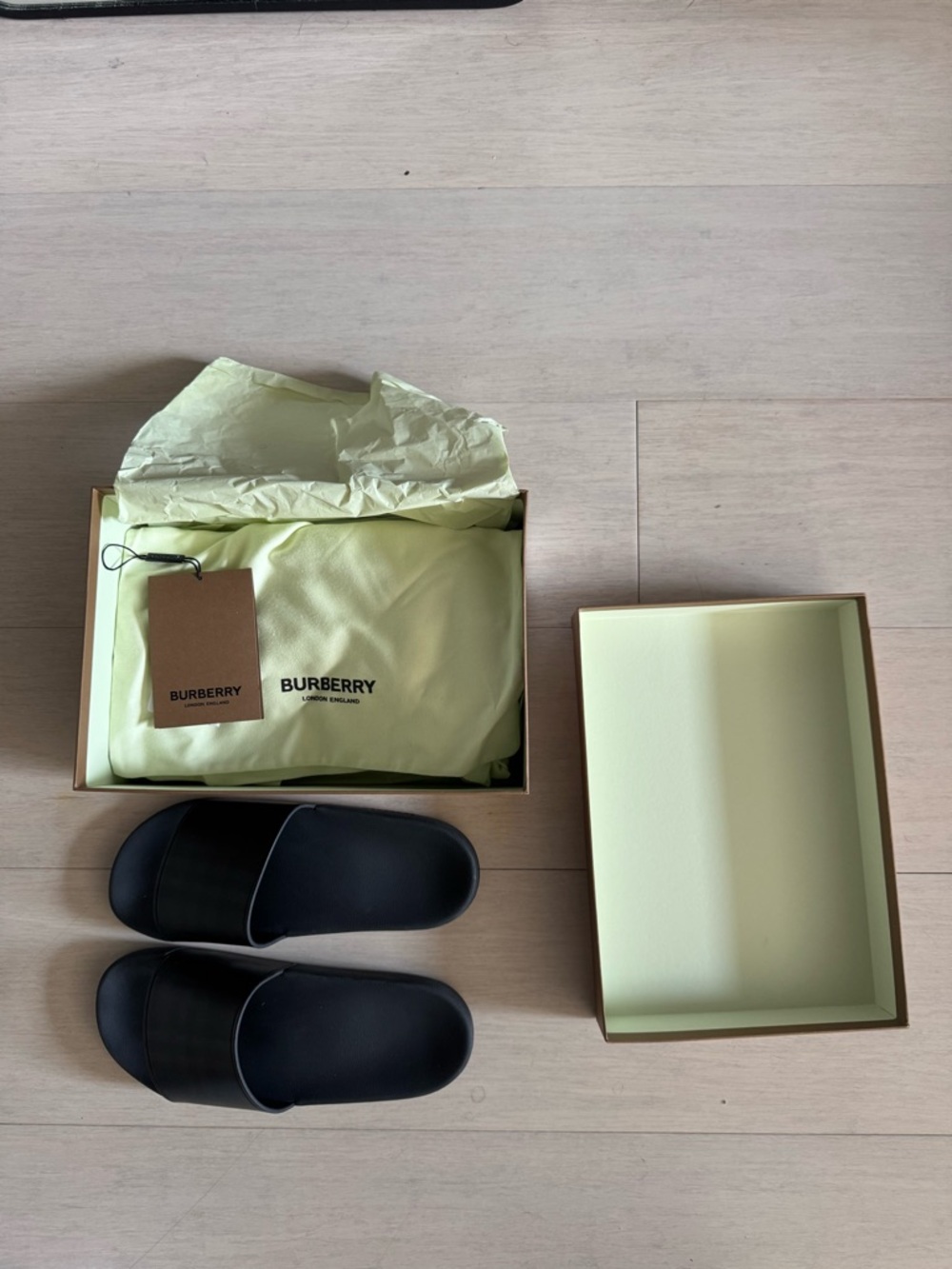 Burberry Black Leather Slide Sandals Men Size 9 - $320 RETAIL